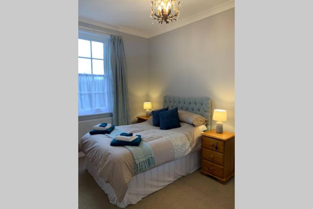 Grand 2 Bed Georgian Apartment At Florence House With King Bed, In The Heart Of Herne Bay & 300M From Beach Exterior foto