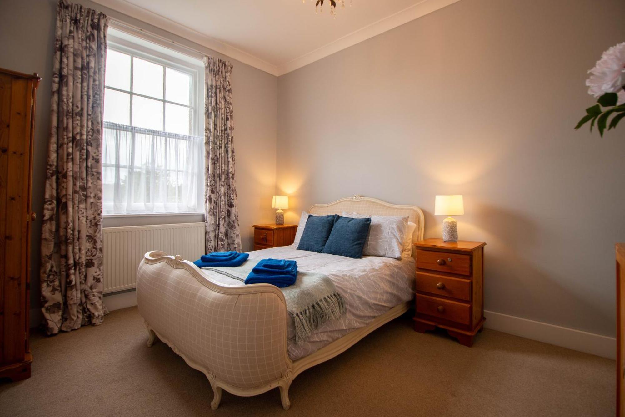 Grand 2 Bed Georgian Apartment At Florence House With King Bed, In The Heart Of Herne Bay & 300M From Beach Exterior foto